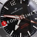 Hamilton H77815130 наручные мужские часы застежка крупным планом