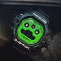 Casio DW-5900RS-1ER наручные мужские часы застежка крупным планом