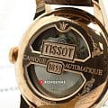 Tissot T0064073603300 наручные мужские часы застежка крупным планом