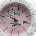 Casio Casio Collection LRW-200H-4E3VEF illuminator японские женские часы на браслете пластик боковой вид