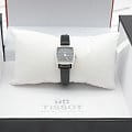Tissot T0581091605600 наручные женские часы застежка крупным планом