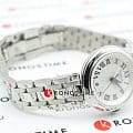 Tissot T1260101101300 наручные женские часы застежка крупным планом