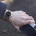 Hamilton H68551833 наручные мужские часы застежка крупным планом